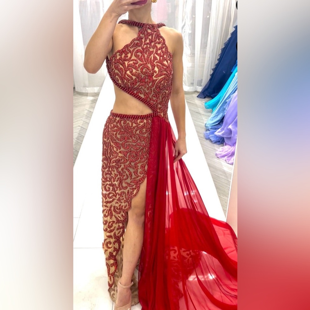 NWT CUSTOM SHERRI HILL DRESS, Red & Nude beaded gown, size 0, unaltered